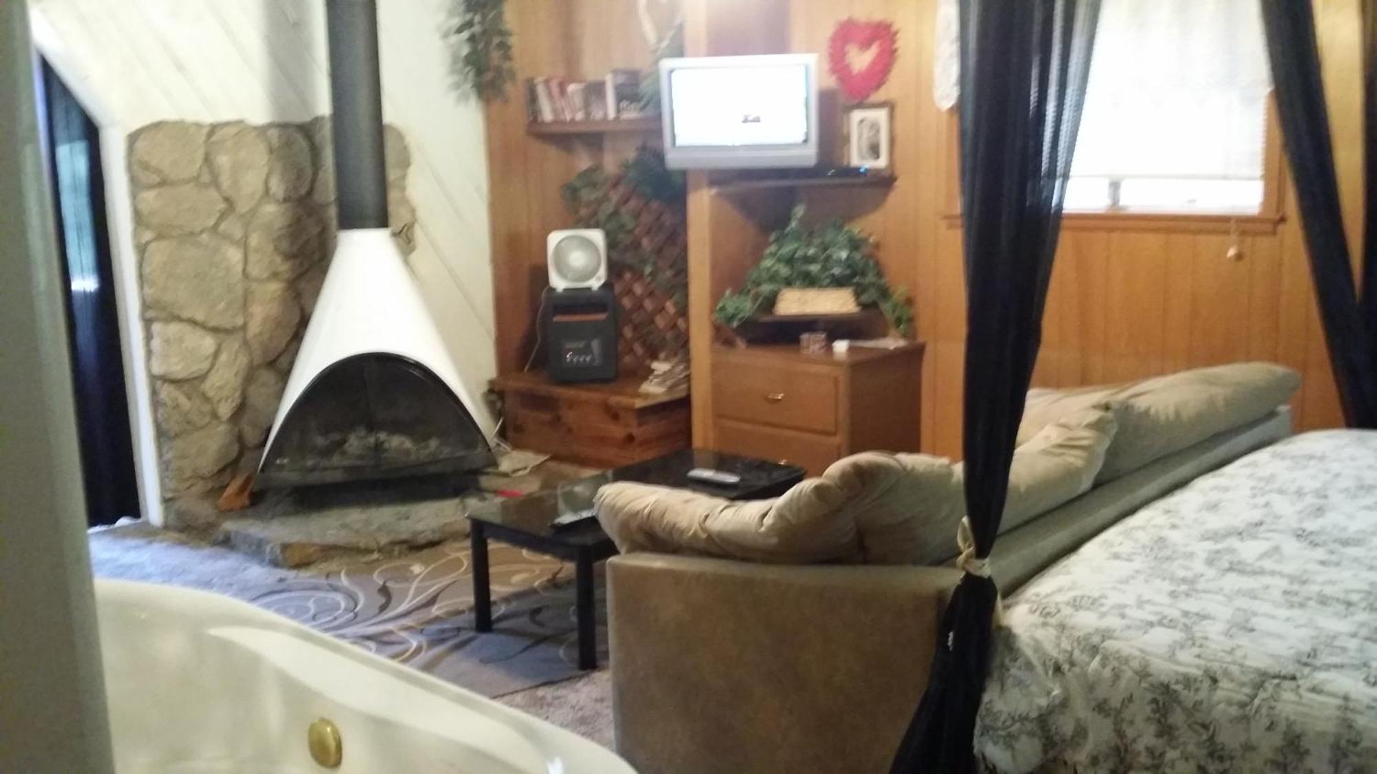 Greer Point Trails End Cabins Room photo